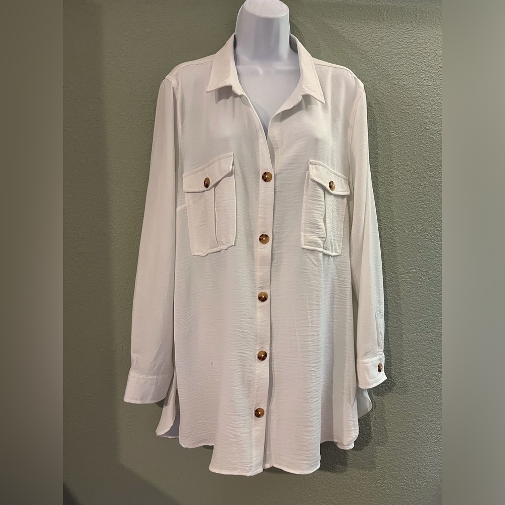 Como Vintage Cream Oversized Notched Collar Top. New without tags